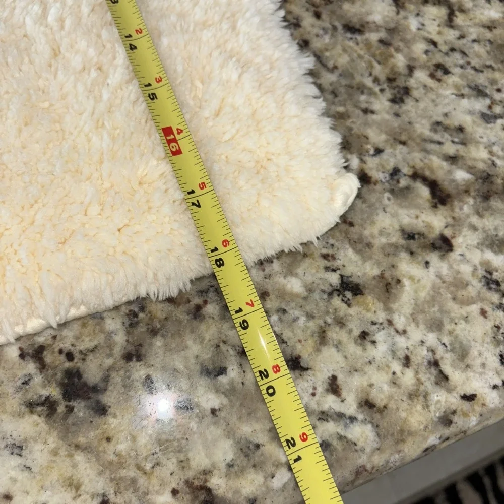 soft bath rug approx. 18